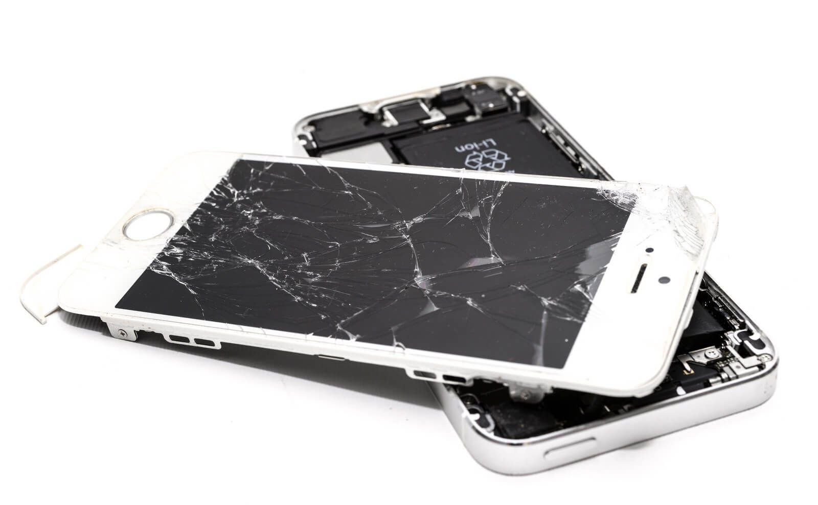 Canva Wrecked Iphone MADGv  Ip18