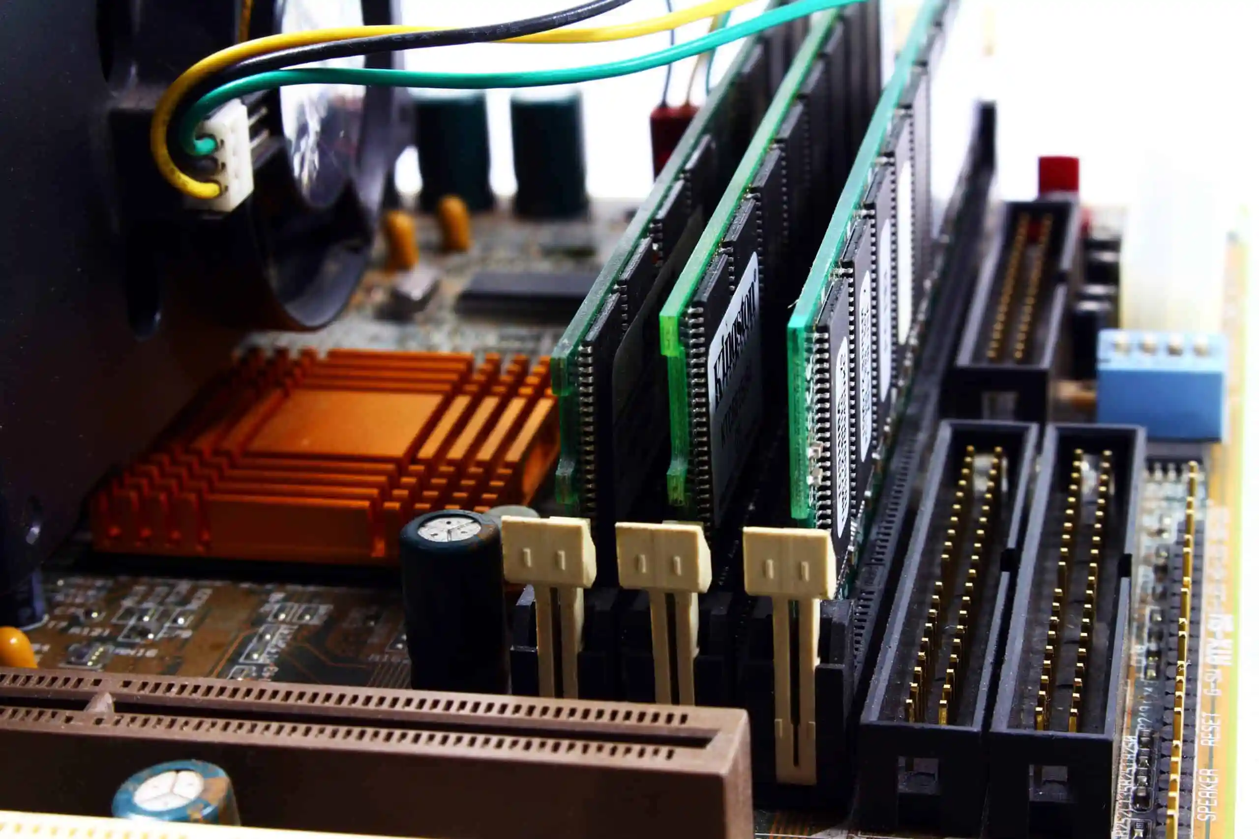 Computer Repair Capacitors Chip Circuit 2588757